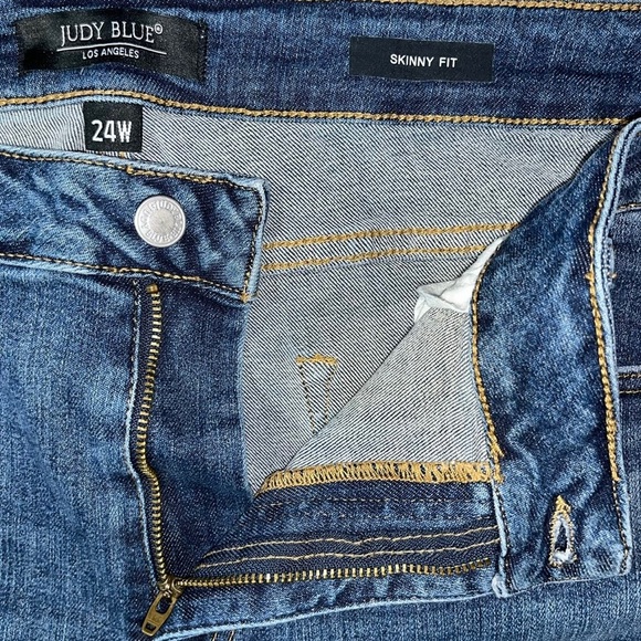 JUDY BLUE Distressed Busted Knee Skinny Fit Jeans Stretch Denim Pants 24W - Picture 8 of 9